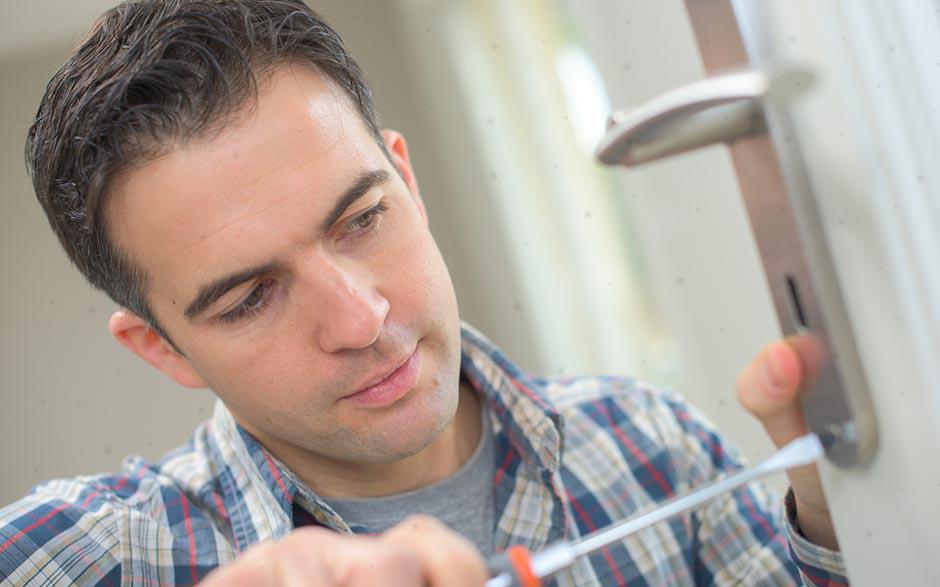 comment forcer une serrure de porte Combs-la-Ville